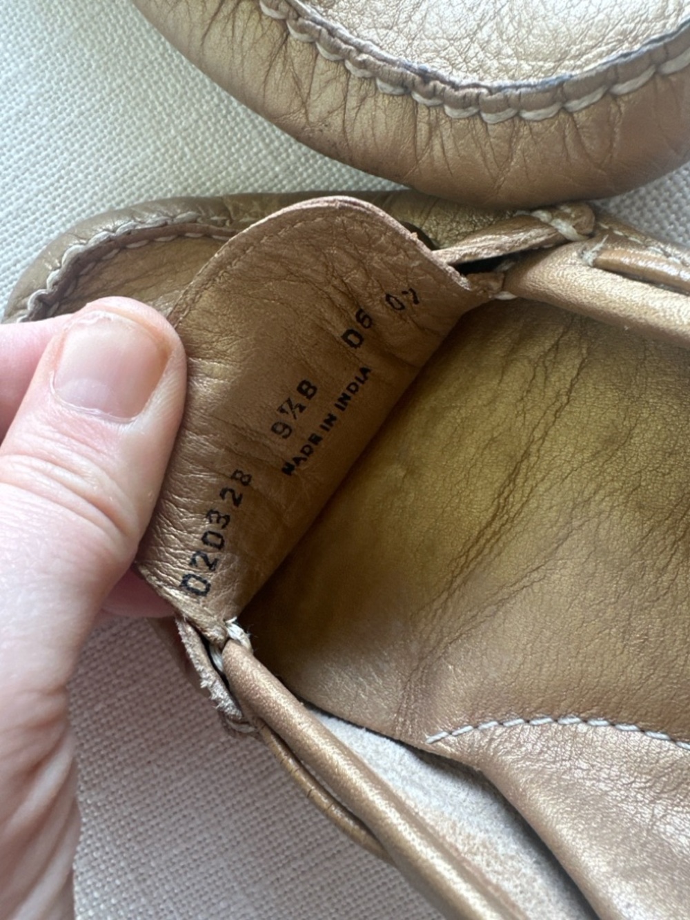 Cole Haan Gold Leather Driving Loafers Women’s Size 9.5 Slip On Moccasins - Picture 8 of 8